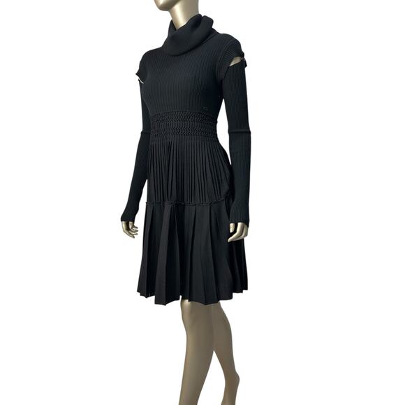 Chanel Shoulder Cut-Outs Dress Sz.40 - Picture 3 of 7